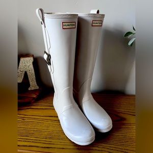 Hunter Tall Exaggerated buckle boots